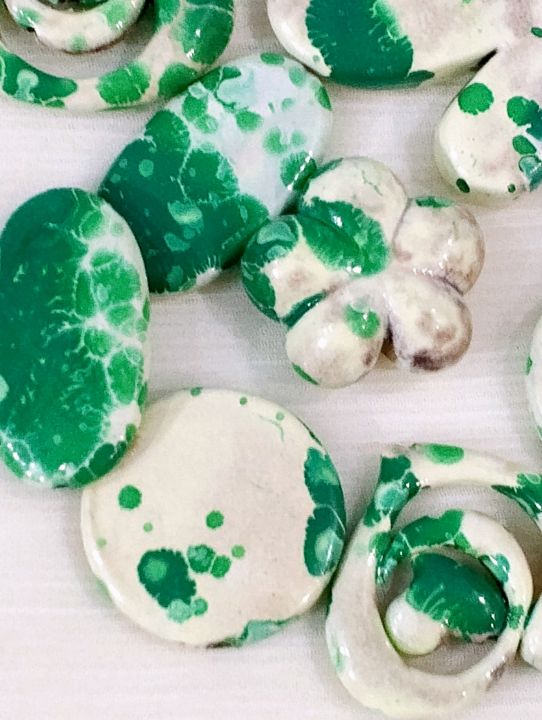 16%20%E2%80%93%2020pcs%20/%2043%20%E2%80%93%2047gms%20Marbled%20Green%20and%20White%20Mix%20Aesthetic%20Beads%20for%20Crafting%20%E2%80%93%20Unique%20Shapes%20for%20DIY%20Jewelry%20and%20Accessories%20-%20Image%207