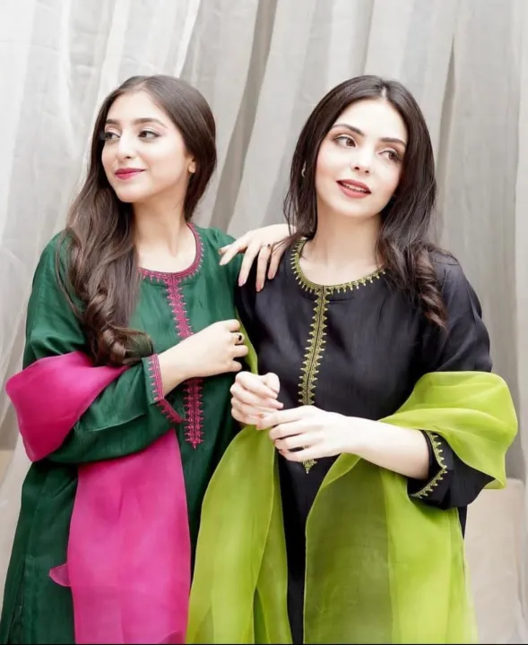 Kataan%20Silk%20Ensemble:%20Unstitched%20Shirt%20&%20Trouser%20with%20Organza%20Dupatta%20-%20Image%203