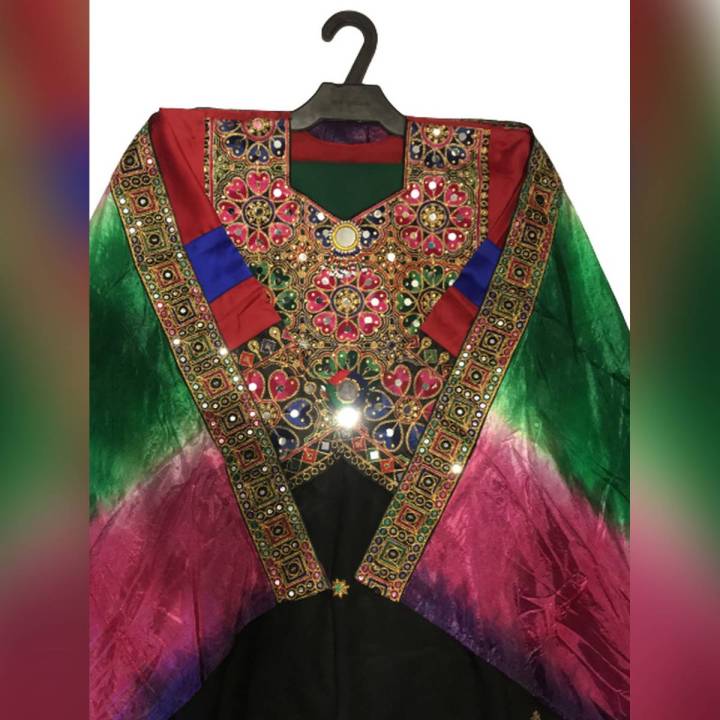 Traditional%20Pathani%20Dress%20For%20Women%20-%20Image%202