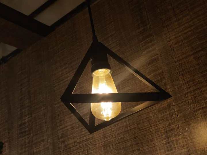 Triangle%20Lamp%20Indoor%20Unique%20Geometric%20Vintage%20Styled%20Bulb%20Fixture%20Hanging%20Ceiling%20Warm%20Shade%20Black%20Aluminum%20Body%20Triangle%20Shaped%20Pendant%20Light%20-%20Image%207