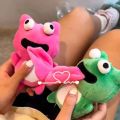 Plush Doll Pendant Creative Cartoon Cute Magnetic Frog Keychain Spit Tongue Eyeballs Pull-Out Frogs Lovely Key Chain Couple Gifts Funny For Car,Bags Key Ring Decoration Accessories. 