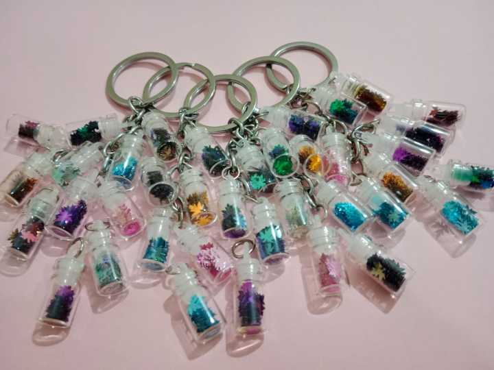 1%20x%205%20bottle%20Glitter%20Flake%20Key%20chain%20for%20girls%20keychains%20with%20glitter%20bottle%20-%20Image%206