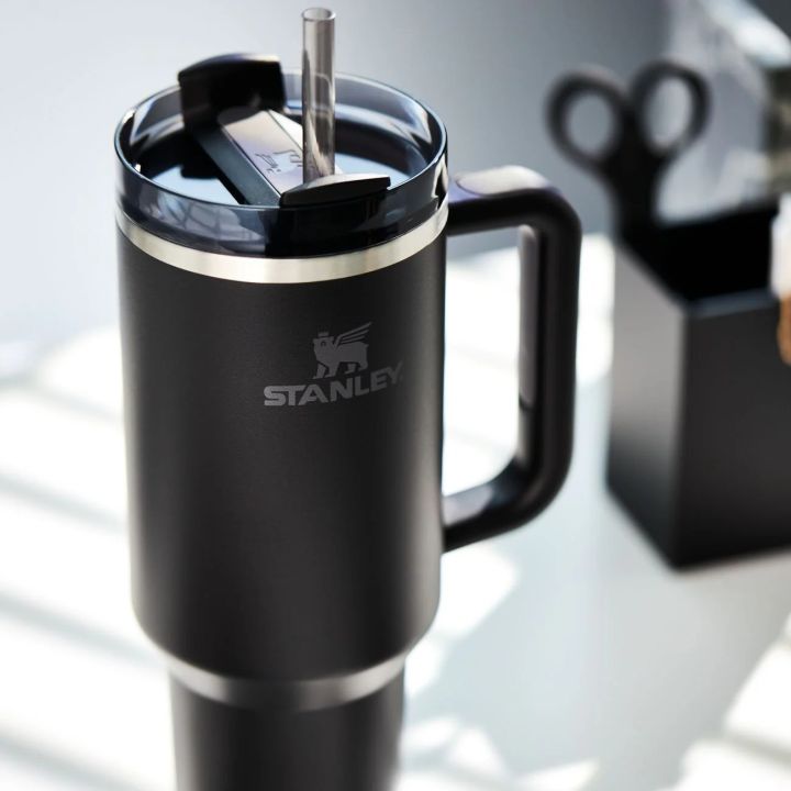 Stanley%20Quencher%20H2.0%20FlowState%20Tumbler%20Mug%20with%20Lid%20and%20Straw%20Suitable%20For%20Hot%20and%20Cold%20Both%20Car%20Mug%20Travel%20Cup%20Insulated%20-%20Image%202