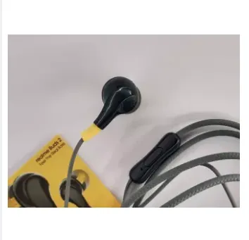 Buds%202%20Real-me%20RMA101%20High%20Quality%20Stereo%20Earphones%20with%20Microphone%20W/%20Answer%20Button%20-%20Image%204