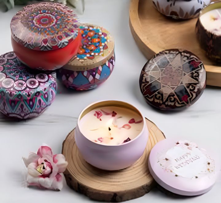 One Customized Scented Candles in a beautiful Tin (Eyes Attracted)