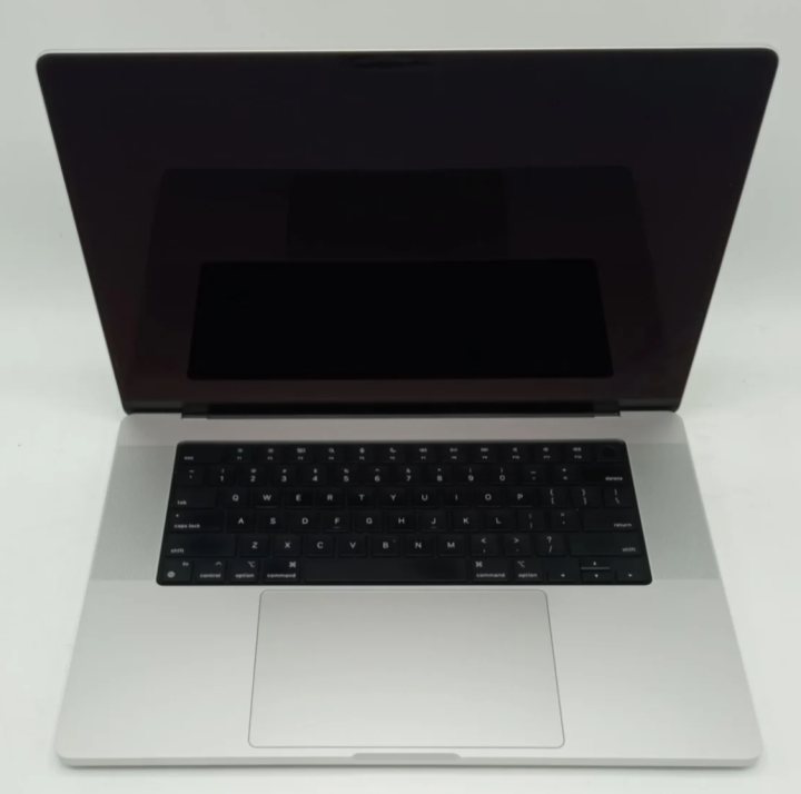 Macbook Pro 2021 | 16 Inches | Apple M1 Pro Chip | 16GB Ram | 512GB SSD | Silver | 199 Cycles