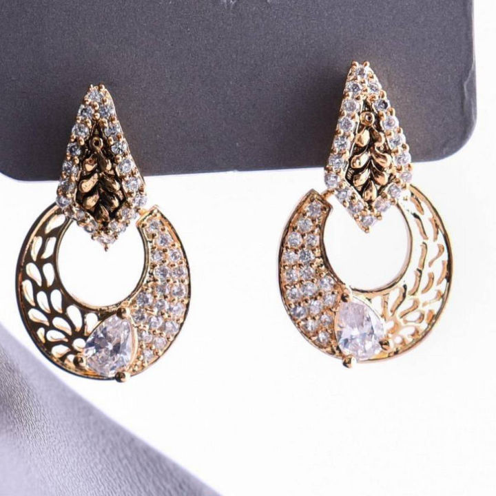 Fancy Earring Full Moon Pearl White Crystal - Imitation
