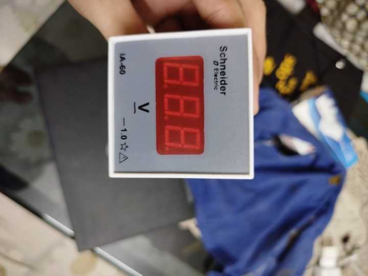 Digital Volt Meter IA-60 Size 60 X 60MM Schneider Power Supply 220VAC Range 300V CHINA. volt display