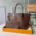 LOUIS VUITTON NEVERFULL GM TOTE BAG. 