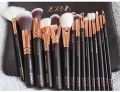 Zoeva 15 Piece Makeup Brushes With Pouch. 