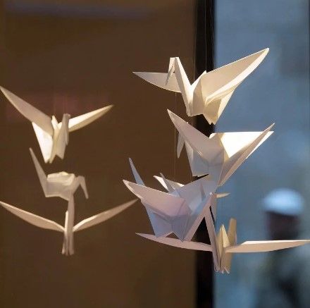 Crystal%20Clear%20Invisible%20Thread%20-%20Strong,%20durable,%20ideal%20for%20beading,%20sewing,%20and%20home%20decor.%20-%20Image%208