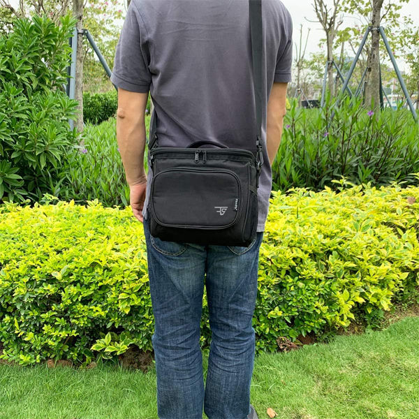 Insulated%20Lunch%20Box%20Bag,%20Hot%20and%20Cold%20Thermal%20Picnic%20Bag,%20Eco%20Friendly%20Reusable,%20Large%20Capacity%20for%20Office,%20School,%20and%20Outdoor%20Use%20-%20Image%202