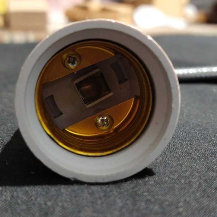 E27%20To%20E27%20Flexible%20Extend%20Extension%20LED%20Light%20Bulb%20Lamp%20Base%20Holder%20Screw%20Socket%20Adapter%20Converter%20-%20Image%203