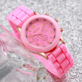 2PCs/Set Fashion Women Silicone Watch Black Pink Colors Quartz Watch Set. 