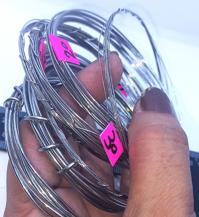 Pack%20of%208,%20%20Metal%20Craft%20Wire%20/%20Jewellary%20Wire%20%7C%7C%20Gold%20&%20Silver%20%7C%7C%20DIY%20Art%20&%20Craft%20things.%20-%20Image%202