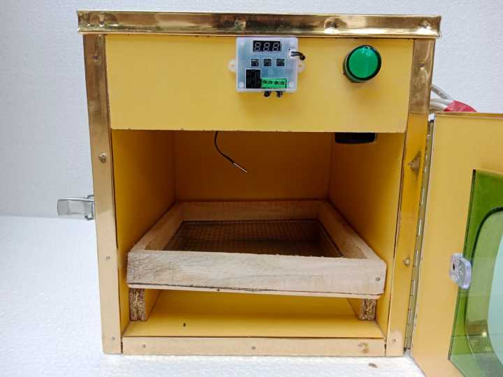 Egg%20Incubator%20for%20Hatching%20Eggs%20Semi%20Automatic%20-%2025-30%20Eggs%20Capacity%20-%20Image%204