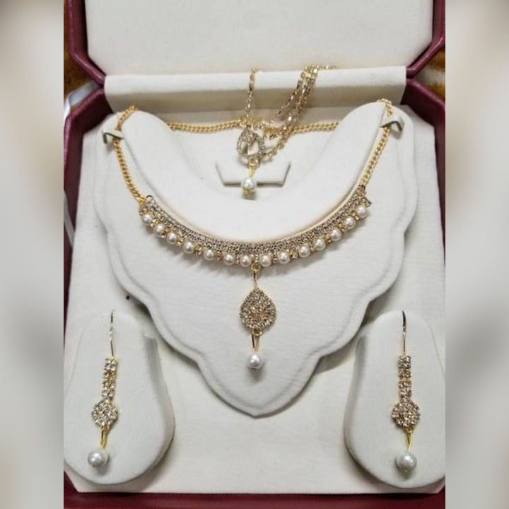 Golden Jewellery Set With RhinStone And Crystal Pearls For Women
