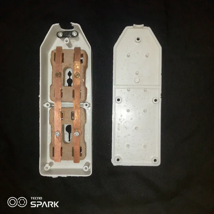 Extension%20Lead%20with%2012feet%20wire%204%20Sockets%20(two%20simple%20%20two%20pin+%20two%20universal%20sockets%20three%20pin)%20-%20Image%206