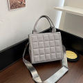 【ZIME】Net red simple women's bag new trendy fashion texture checkered design messenger women's bag casual ins small square bag. 