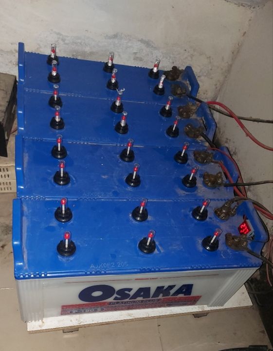 LEAD%20ACID%20BATTERY%20CAPS%20TO%20CHECK%20WATER%20LEVEL,%20Color%20Black%20-%20Image%206