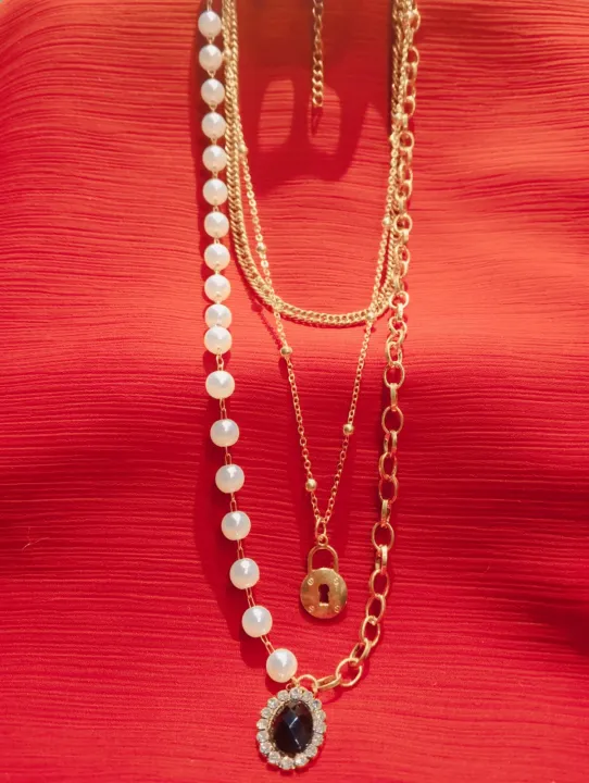 Elegant%20Multi%20Layered%20Chains%20Designer%20Chokar%20Necklace%20with%20Pendants%20-%20Image%209