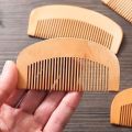 2 PCS Brown Peach Wood Wooden Comb Anti-Static Comb Close Tooth Comb Hair Combs，Natural Fine Tooth Hair Comb Anti-Static Hair Care Wooden Comb Handmade Gift Comb for Women and Men Massage Detangling. 