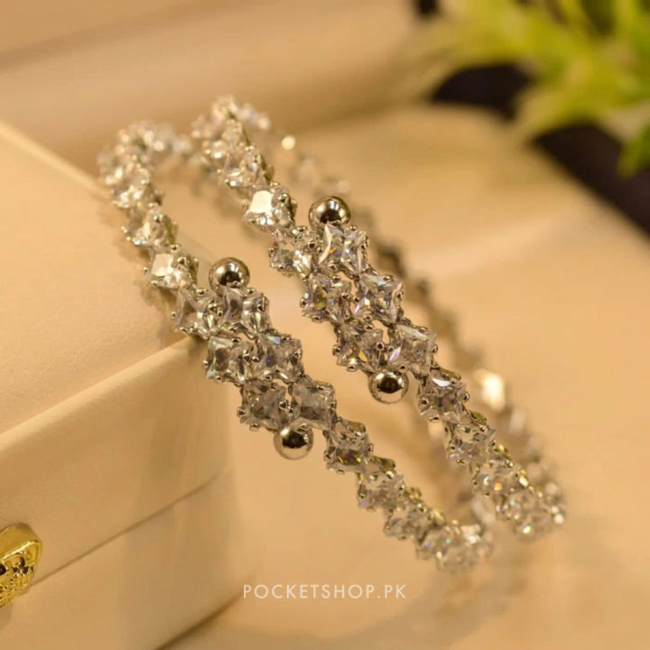 Pair%20(2%20PCS)%20of%20Minimal%20Flat%20Golden%20Bangles%20for%20Girls%20Women%20/%20All%20Sizes%20/%20Plain%20Bracelet%20Kara%20Stackable%20Jewellery%20/%20Perfect%20Gift%20for%20Women%20&%20Girls%20-%20Image%207