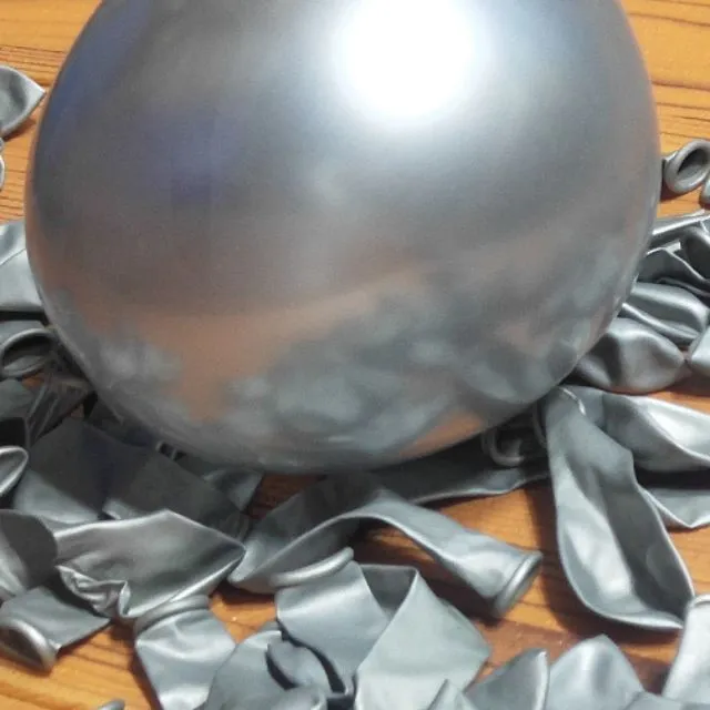 35pcs%2010%20inch%20Original%20Shiny%2015pcs%20Silver%2020pcs%20Golden%20Chrome%20Balloons%20Genuine%20Solid%20shiny%20Metallic%20Chrome%20balloon%20Silver%20Theme%20Balloon%20Party%20helium%20Balloons%20High%20Quality%20Latex%20Balloon%20%20Birthday%20Party%20Decoration,%20Wedding%20-%20Image%204