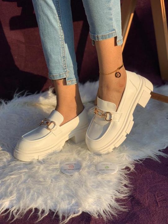 Gull%20Collection%20Shoes%20%7C%20Step%20into%20Fashion%20with%20High%20Sole%20Shoes%20for%20Girls%20%E2%80%93%20Exclusive%20Stride%20in%20Style%20Collection%20Combining%20Comfort%20and%20Couture%20-%20Image%205