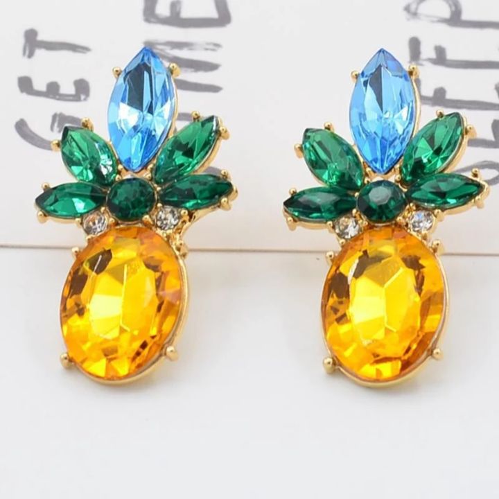 Rhinestone%20Acrylic%20Crystal%20Pineapple%20Stud%20Earrings%20-%20Image%204