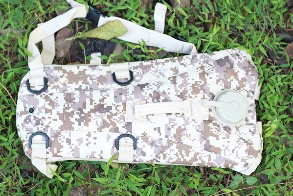 KMS%20Water%20Camel%20Pack%20(%202.2-Liters%20Capacity%20)%20-%20Image%204