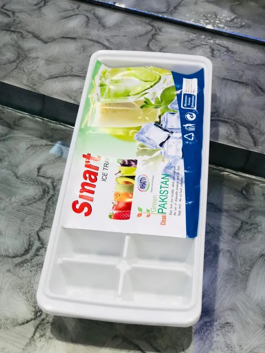 Ice%20Cube%20Tray%20Random%20Colors%20-%20Image%203
