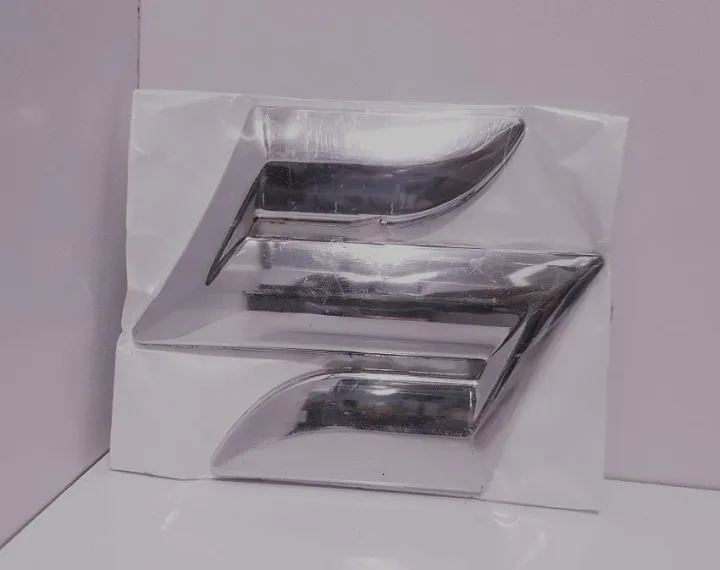 SUZUKI%20Logo%203D%20Embroidered%20Patch%20Unisex%20Iron-On%20Patch%20for%20Clothing%20Accessories%20in%20Black%20-%20Image%203