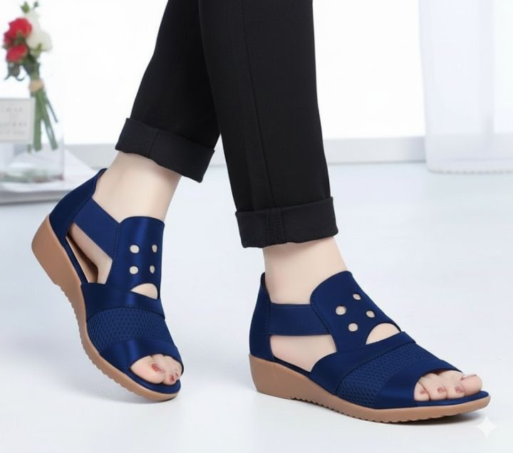 Trendy Treads: Women’s Sandals for Every Mood | Daraz.pk