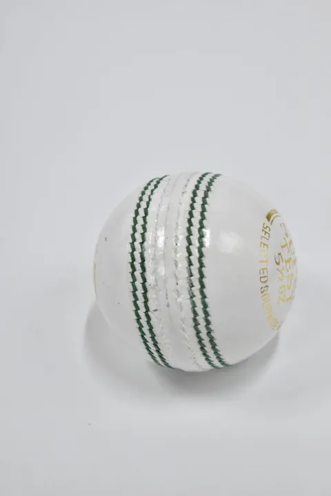 Cricket%20Hard%20Ball%20Good%20Quality%20%20-%20Hardball%20Red%20White%20-%20Image%205