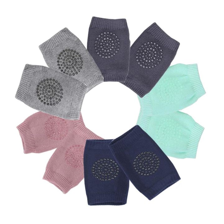 Pack%20of%203%20%7C%20Baby%20Silicone%20Squeeze%20Spoon%20Feeder%20with%20Fruit%20Pacifier%20and%20Knee%20Pads%20-%20Image%204