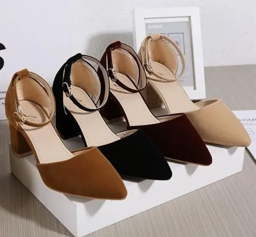 Pumps%20%20Heel%20Shoes%20for%20Girls%20and%20Women's%20in%20Black%20Velvet%20-%20Image%203