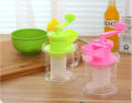 Wholesale high quality hand-cranked multifunctional juicer manual mini fruit juicer ginger garlic machine manufacturers wholesale. 