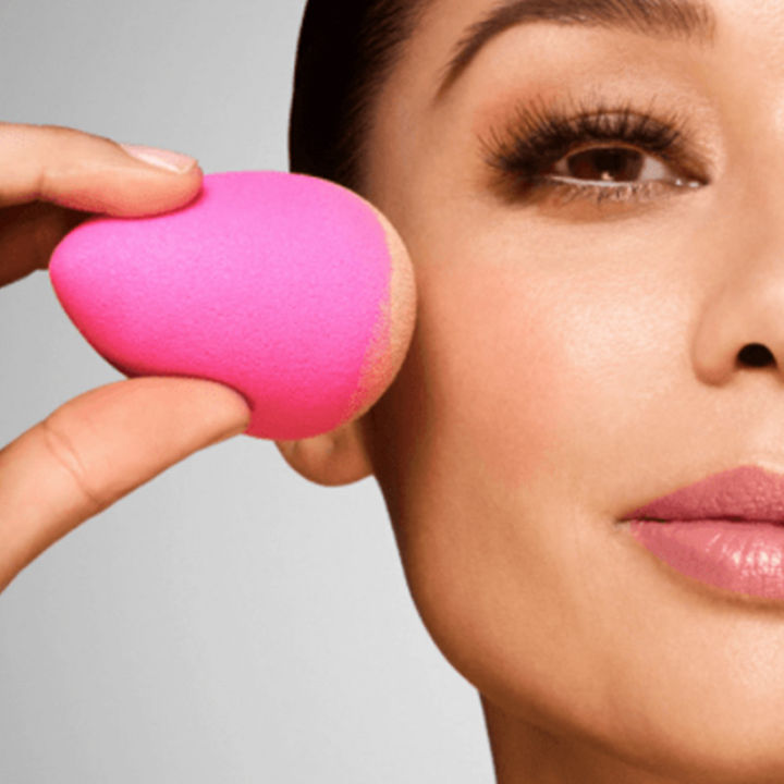Mini Beauty Blender Makeup Sponge for Eyes Makeup, Small Makeup Sponges Trendy Beauty Blender Mini Under Eyes, Latex Free Mini Beauty Blender Puffs for Eyes, Nose, Lips Note random color will be deliver