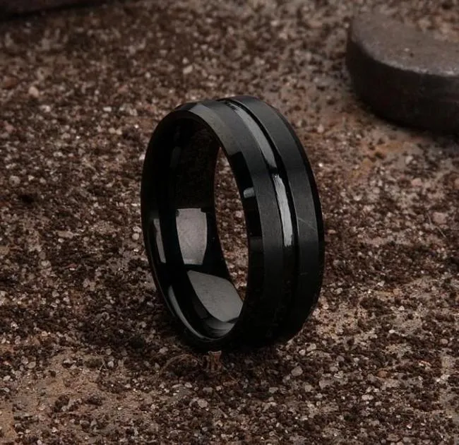 Black%20Titanium%20Band%20Ring%20for%20Men's%20Fashion%20Jewelry%20-%20HONG%20KONG%20-%20Image%203