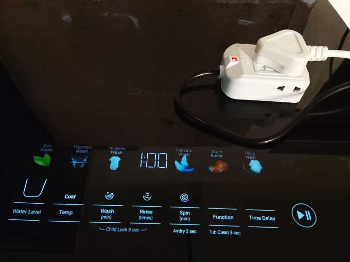Heavy%20Duty%20Universal%20Extension%20Board%20for%20Washing%20Machine,%20AC%20&%20Modern%20Machines%20%E2%80%93%20Special%20Large%20Plug%20Socket%20Design%20That%20Fits%20Big%20Plugs%20%E2%80%93%20Left%20&%20Right%20Side%20Universal%20Sockets%20%E2%80%93%20With%20Power%20Indicator%20%E2%80%93%20High%20Power%20Electric%20Extension%20Lead%20with%20Copper%20Wire%20for%20Ho%20-%20Image%203