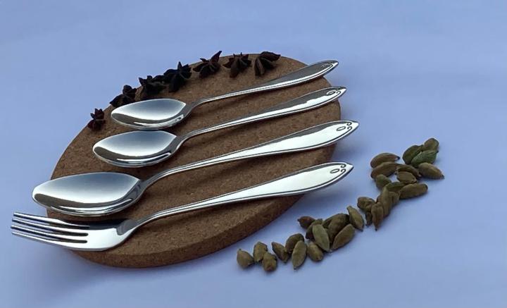 "29-Piece Stainless Steel Cutlery Set  | Classic Design Spoons, Forks, Curry & Rice Serving Utensils for 6 People | Perfect for Family Dining and Regular use.