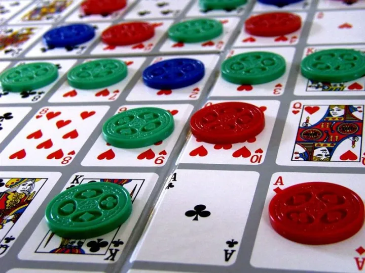 Jax%20Sequence-%20Large%20-%20Original%20Sequence%20Game%20with%20Folding%20Board,%20Cards%20and%20Chips%20-%20Image%204