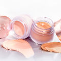 Makeup Revolution Eye Bright Under Eye Corrector Light to Medium 8gm. 
