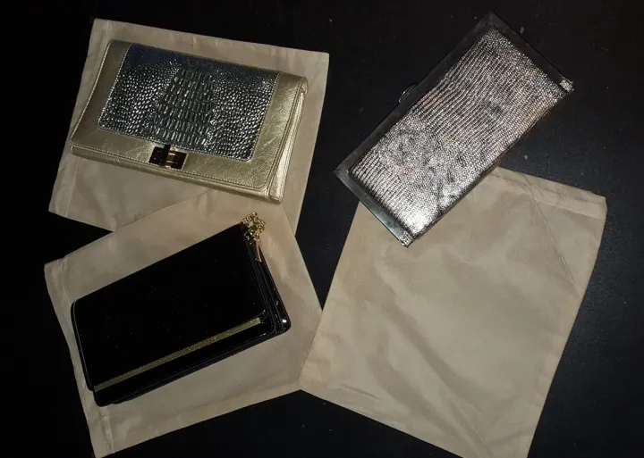 Pack%20of%203%20%20(12%20x%2010%20inch)%20Dust%20Cover%20Bag%20for%20Handbags%20(Clutch%20Purse%20Organizer%20Non%20Woven%20Bags)%20Handbag%20Storage%20Bags%20-%20Ladies%20Purse%20Storage%20Bag%20-%20Image%204