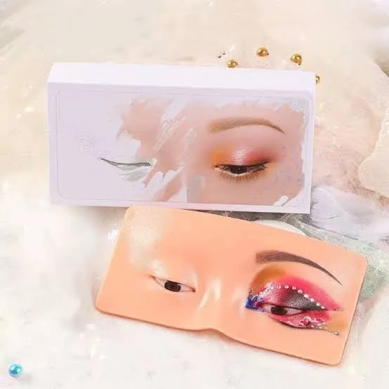 EYE%20DUMMY%20MAKEUP%20PRACTICE%20BOARD%20WITH%20CLEANER%20-%20Image%202