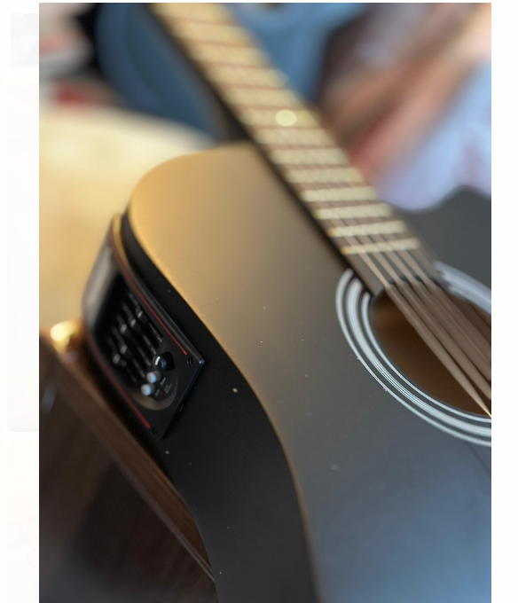 Semi%20Acoustic%20Guitar%20-%20Electric%20+%20Acoustic%20-%20With%20Free%20Accessories%20-%20(%20Rare%20)%20-%20Image%202