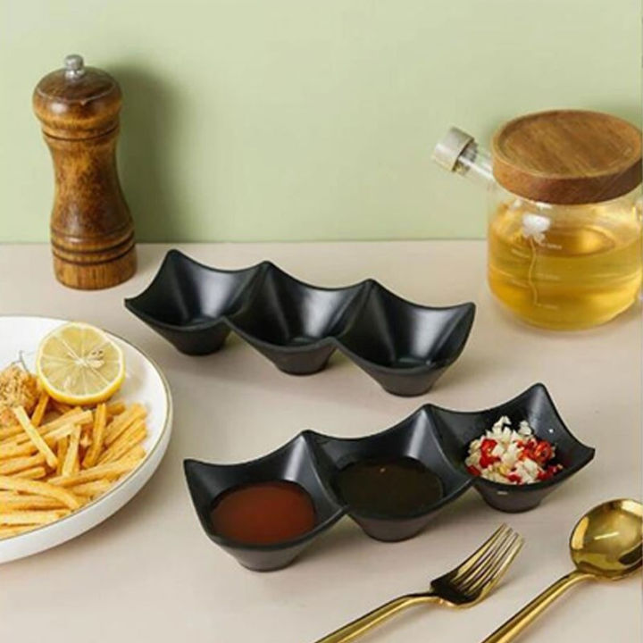 3-Compartment%20Dipping%20Sauce%20Dish%20%E2%80%93%20Versatile%20Durable%20Plastic%20Condiment%20Server%20with%20Triple%20Grid%20Design%20for%20Hot%20Pot,%20Sushi,%20Appetizers,%20Snacks,%20Chutneys,%20and%20Japanese%20Flavors%20%E2%80%93%20Reusable%20Multi-Purpose%20Tray%20for%20Home%20Dining,%20Parties,%20and%20Restaurant%20Serving%20-%20Image%203
