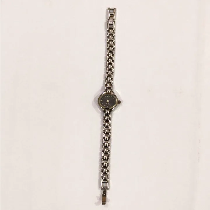 Women%20Classic%20Quartz%20Wrist%20Watch%20%7C%20Beautiful%20Wrist%20Watch%20%7C%20For%20Womens%20%7C%20Delicate%20Wrist%20Watch%20for%20Women%20%7C%20Beautiful%20Silver%20Color%20-%20Image%203