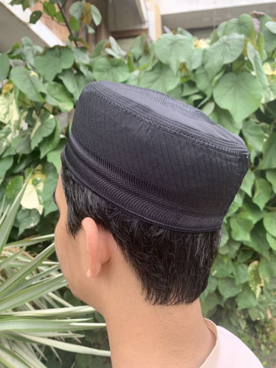 Men's%20Namaz%20Cap%20Cloth%20Contrasting%20Boqus%20Prayer%20Cap%20/%20Namaz%20Topi%20/%20Islamic%20Cap%20-%20Image%204